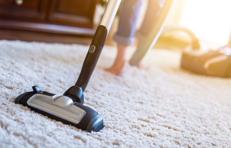 cleaning-a-carpet