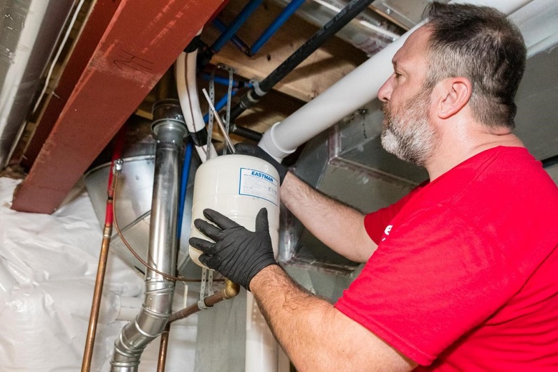 Three Crucial Characteristics to Look for in an Emergency Plumber