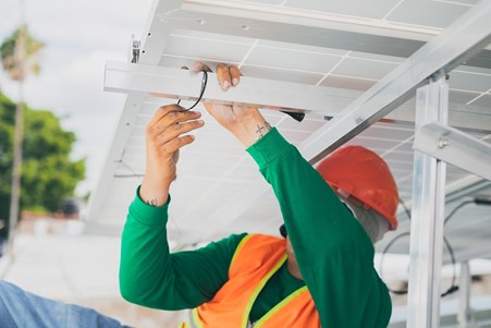 How to Choose the Right Commercial Electrician for Your Needs