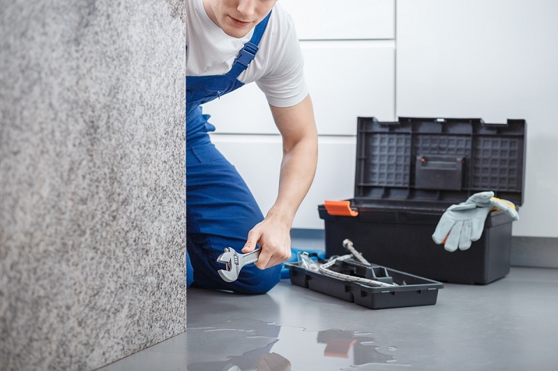 How To Choose the Right Plumber for Your Domestic and Commercial Needs